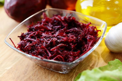 חריין ביתי - סלט חזרת אדומה ועשירה