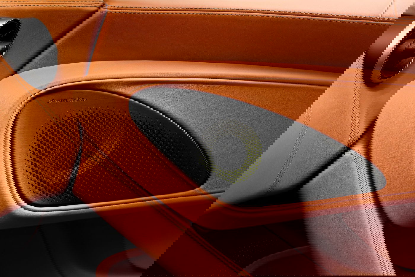 נעים להכיר: רכב הספורט מקלארן 570S