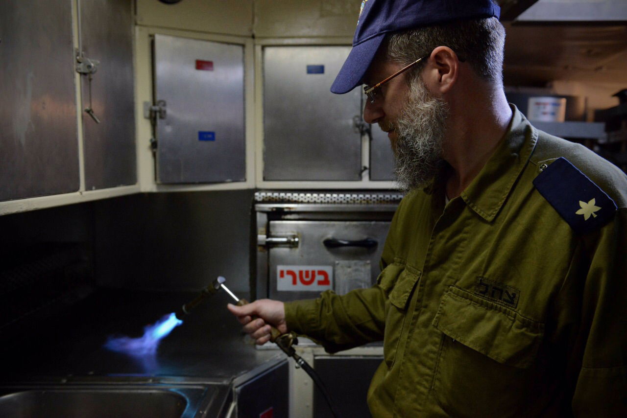 מיוחד ל"כיכר השבת": רב חיל הים מסביר על ליל הסדר בספינות החיל