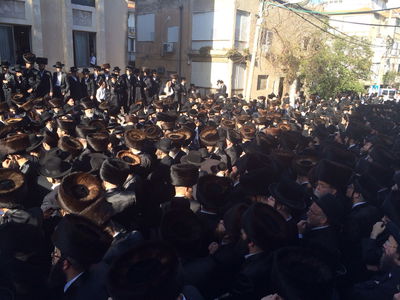 אלפים בהלווית האברך שנמחץ למוות ר' מרדכי גרבר: 'קרבן עולה'