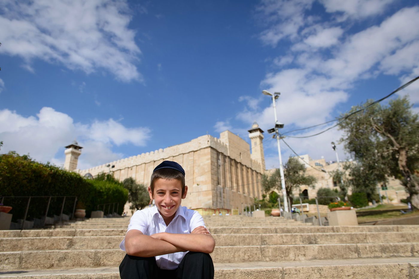 עיר אחת, שני עמים: הצצה מרתקת לחיי ילדי הישוב היהודי בחברון