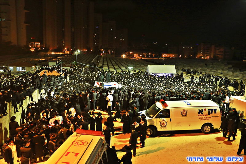 רגעי קבורתו של מרן רבי שמואל הלוי וואזנר זצ"ל