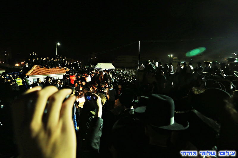 רגעי קבורתו של מרן רבי שמואל הלוי וואזנר זצ"ל