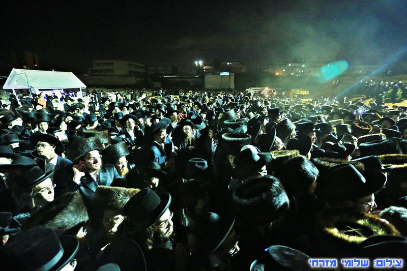 רגעי קבורתו של מרן רבי שמואל הלוי וואזנר זצ"ל