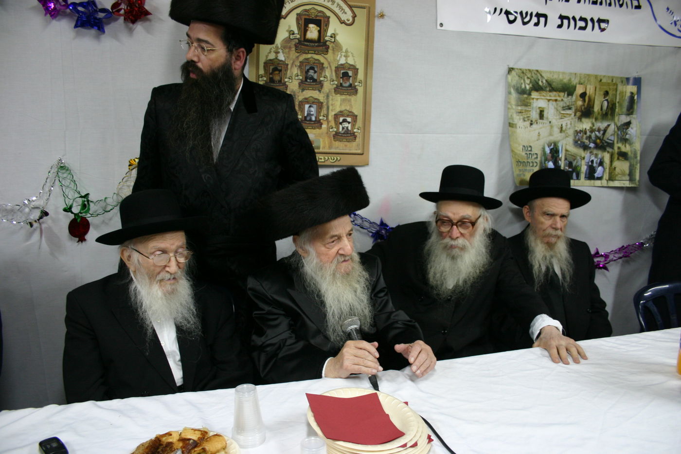 תיעוד מיוחד: מרן הגר"ש וואזנר זצ"ל  עם גדולי ישראל