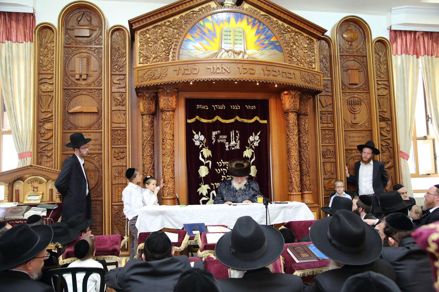 הראב"ד רבי משה שטרנבוך ביקר במודיעין עילית • תיעוד