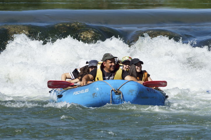 מטיילים בחול המועד. אילוסטרציה