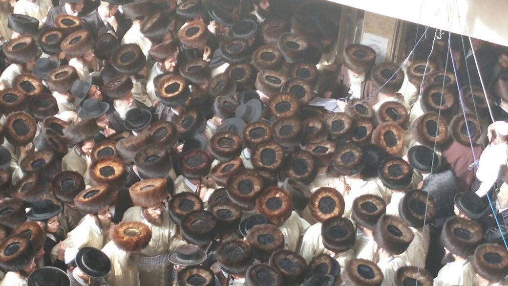 אלפים השתתפו בהלוויתו של  החתן יצחק סאמט ז"ל