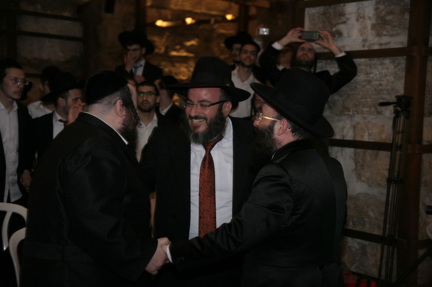 הקומזיץ' הגדול של רדיו 'קול ברמה' במנהרות הכותל • וידאו ותמונות