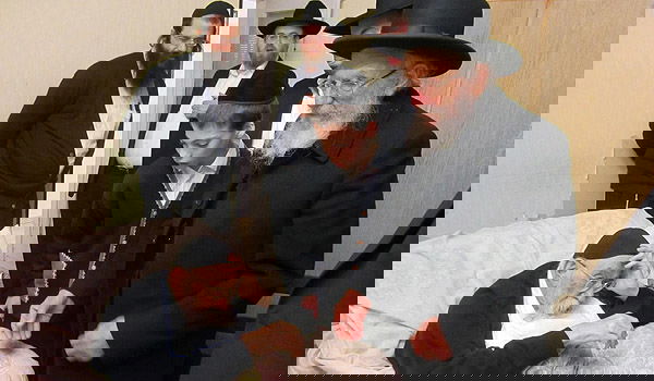 הגר"י אדלשטיין עם הגר"ח גריינמן, בערב שביעי של פסח