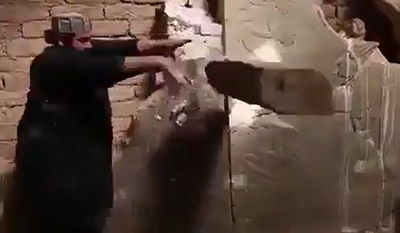 תיעוד מעיראק: פעילי דאעש ניתצו פסלים בעיר העתיקה נמרוד