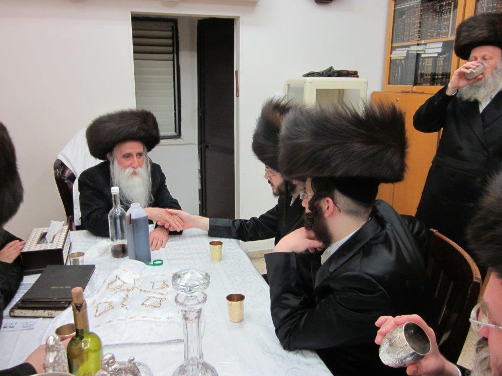 גלריה: פגישות הפיוס בחצרות בעלזא ומחנובקה