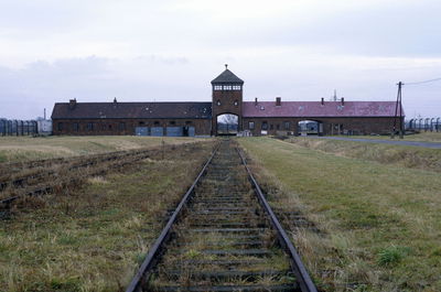 תשובת המחץ לשאלה: "איפה אלוקים היה בשואה"