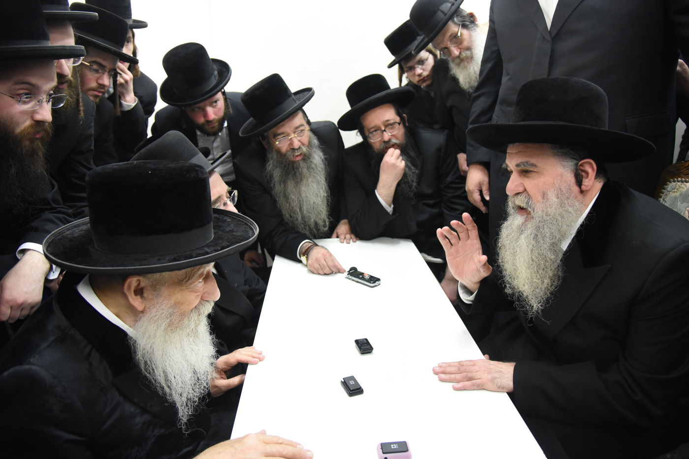 גלריה: היום השלישי של ניחום האבלים של בני מרן פוסק הדור הגר"ש וואזנר