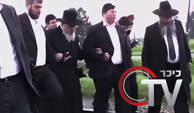 כיכר TV: המסע המרגש של הרב אזרחי למחנות ההשמדה