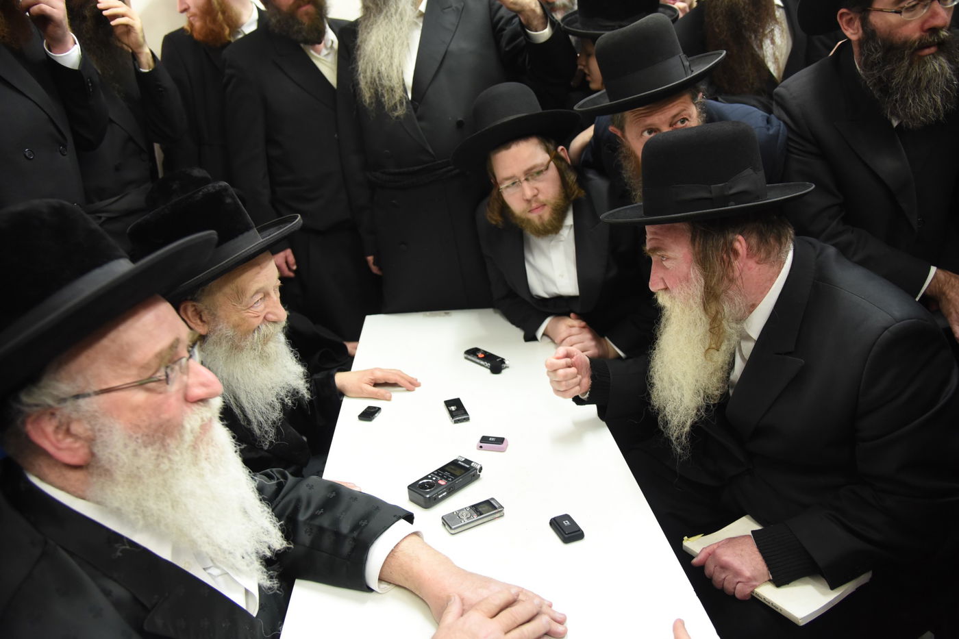 גלריה: היום הרביעי של ניחום האבלים של בני מרן הגר"ש וואזנר