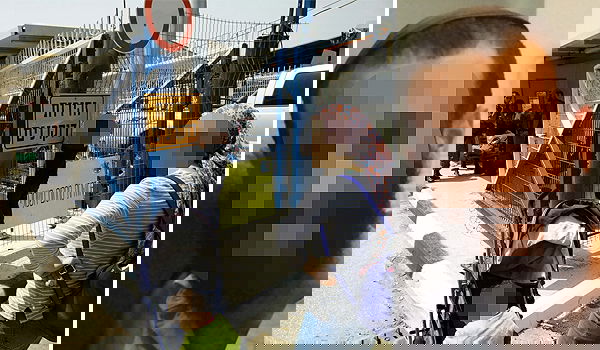 מימין: העצור. משמאל: בני משפחתו שנמנעה מהם האפשרות לבקרו