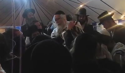 צפו: הרב אליעזר ברלנד בספירת העומר בהולנד