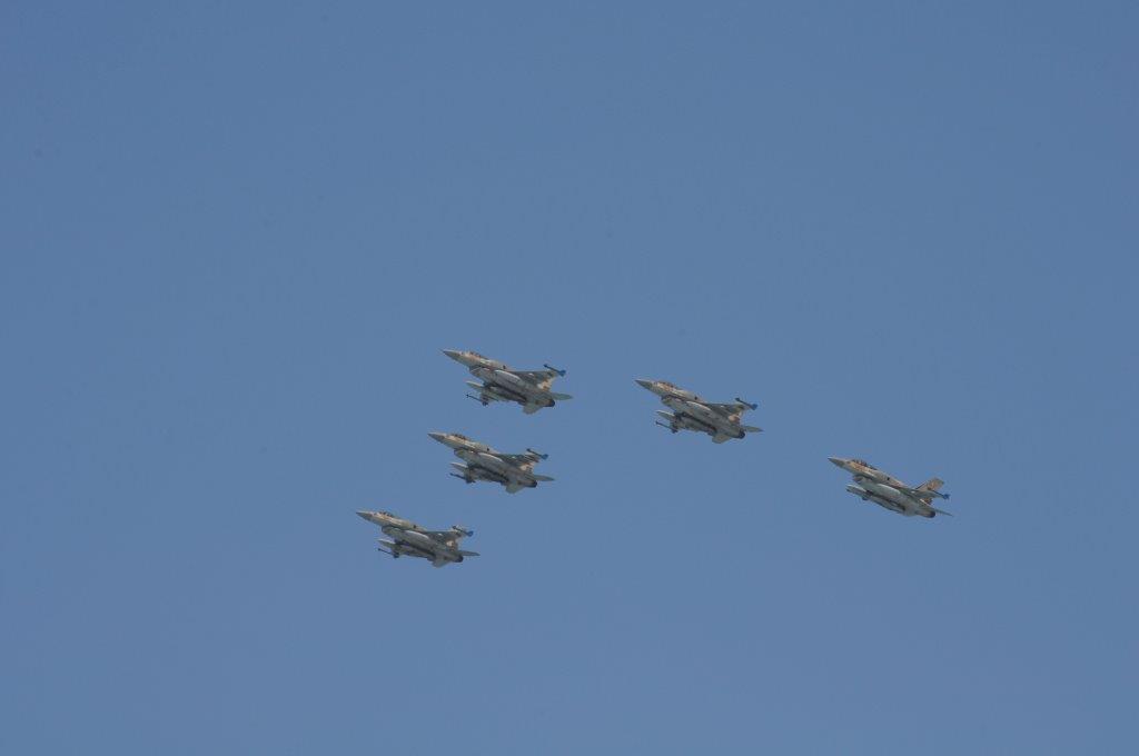 גלריה: המטס של חיל האוויר בשמי תל אביב