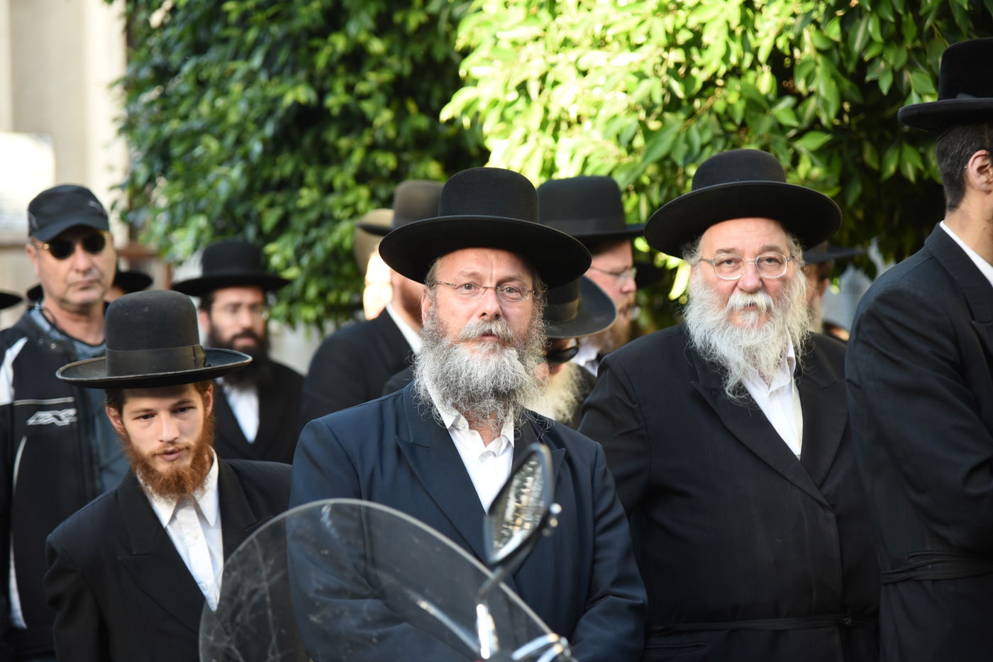 גלריה: מאות בהלווית הרב יצחק מאיר ז"ל