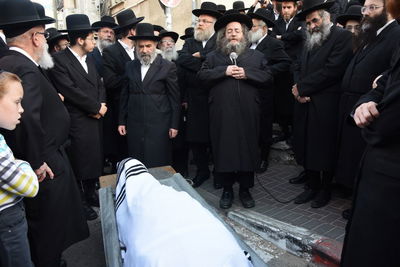 גלריה: מאות בהלווית הרב יצחק מאיר ז"ל