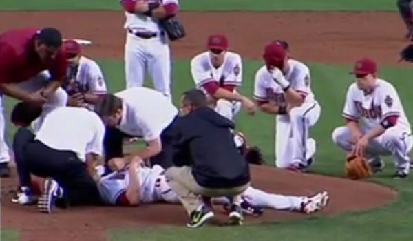 אאוצ': חטף כדור בייסבול ישר בפניו