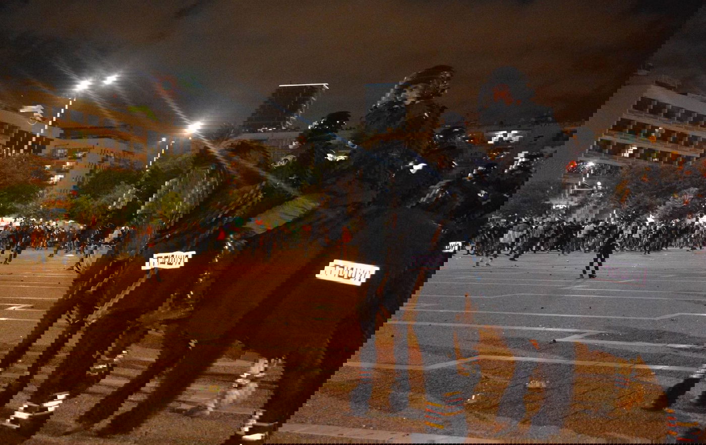 אנרכיה בהפגנת האתיופים בת"א: רימוני הלם ופצועים