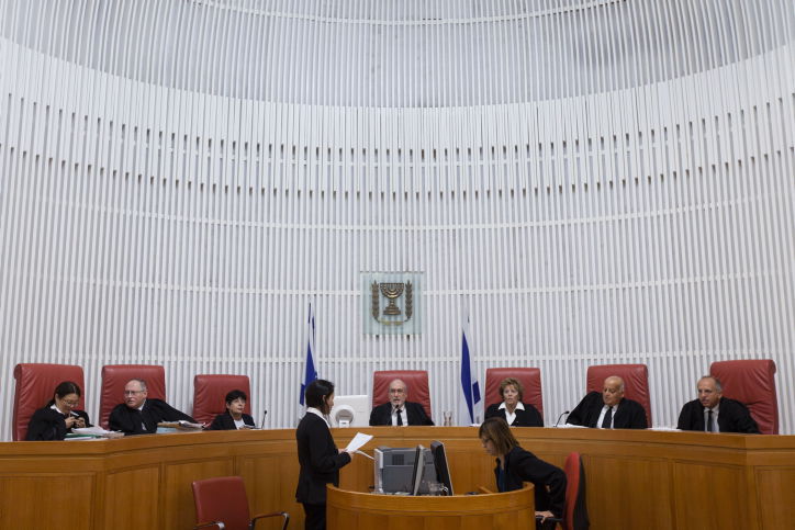 אחד מנערי בת עין נשאר במעצר, חברו שוחרר