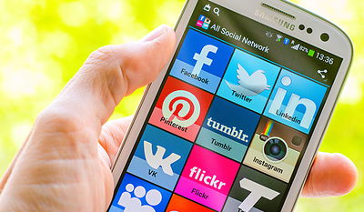 כך העביר קצין המשטרה את המידע המסווג לעו"ד רונאל פישר