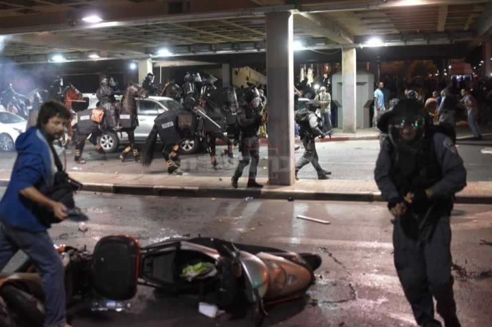 במשטרה יחקרו מי הסית את ההפגנה לאלימות; הבוקר הפגנה בירושלים