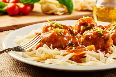 קציצות בשר מתקתקות ופטוצ'יני