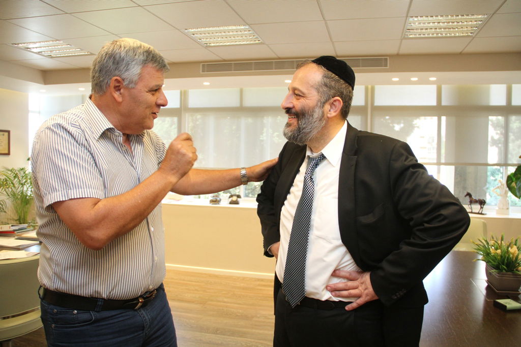 דרעי וראש העיר חדרה