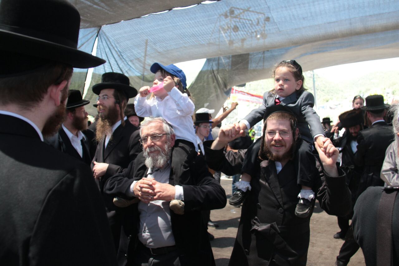 מַה טּוֹב חֶלְקוֹ וְטוּבוֹ: "ילדי החאלקה" רוקדים במירון