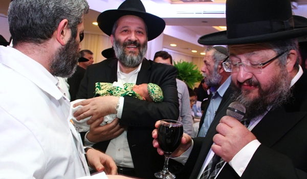 תיעוד: ברית לנכדו של הרב יהודה דרעי