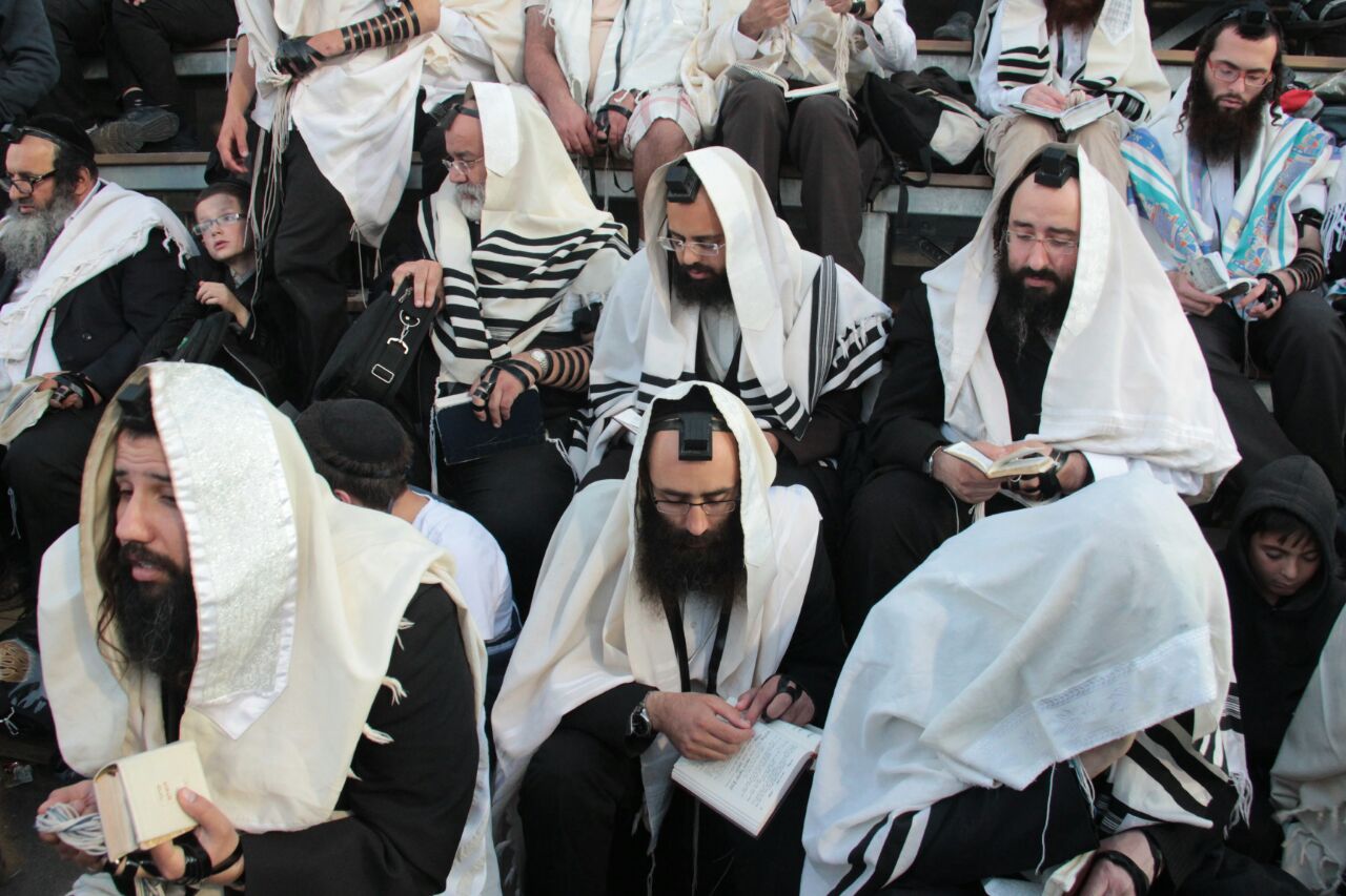 רבבות חוגגים ומתפללים בציון הרשב"י • תיעוד ענק
