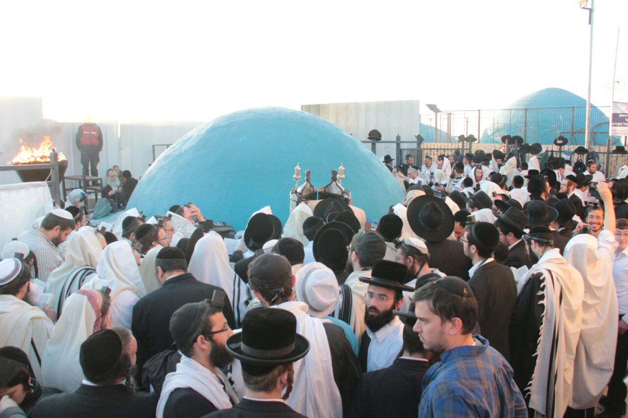 רבבות חוגגים ומתפללים בציון הרשב"י • תיעוד ענק