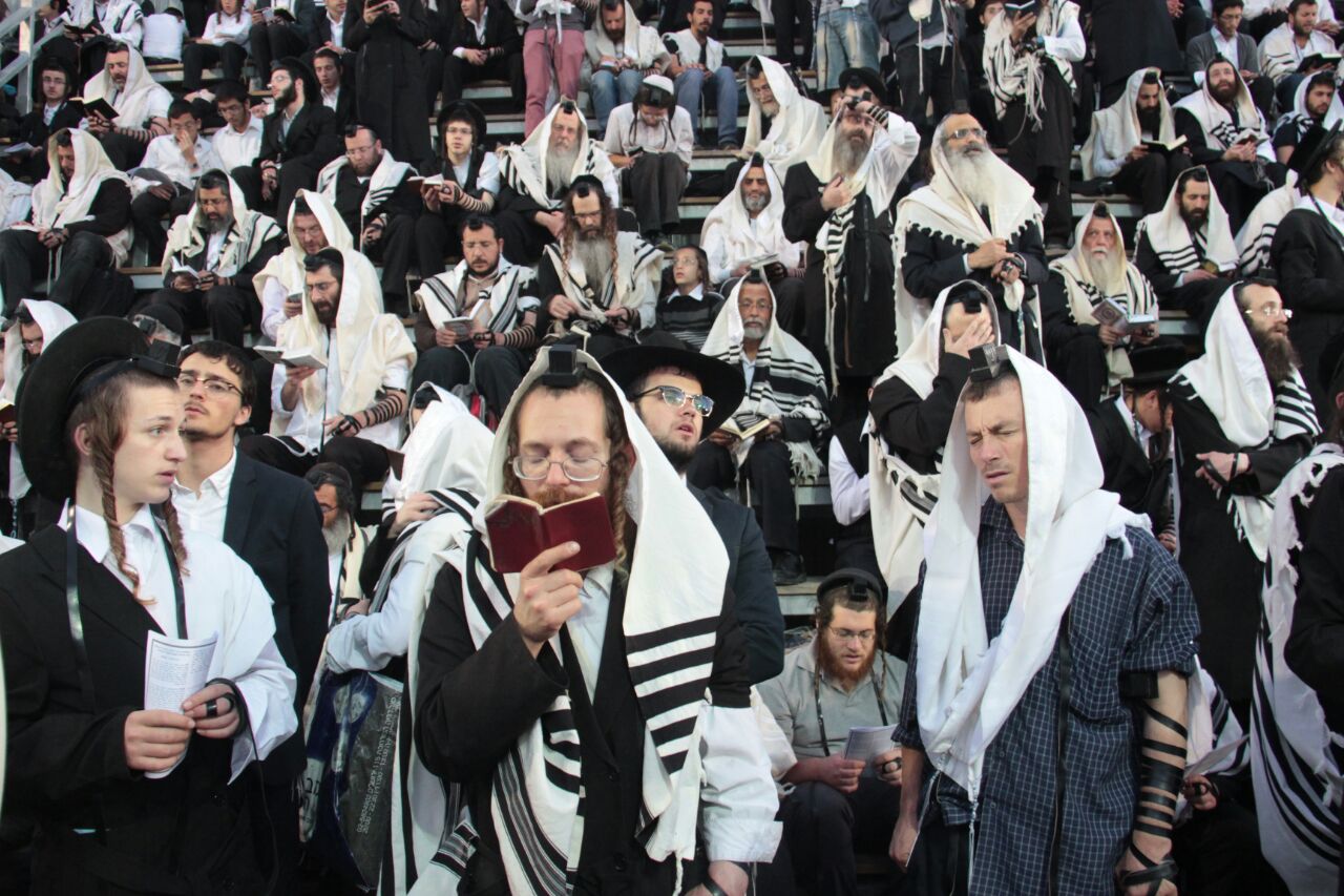 רבבות חוגגים ומתפללים בציון הרשב"י • תיעוד ענק