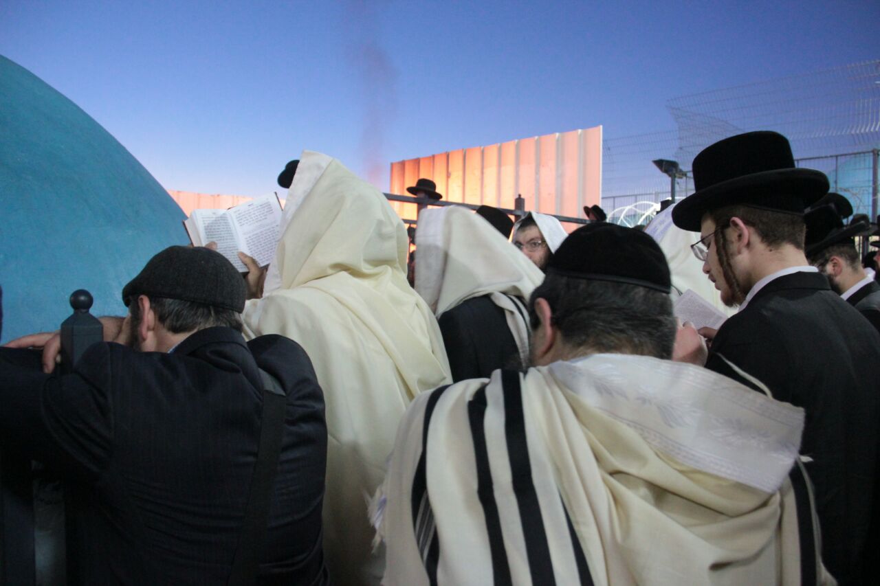 רבבות חוגגים ומתפללים בציון הרשב"י • תיעוד ענק