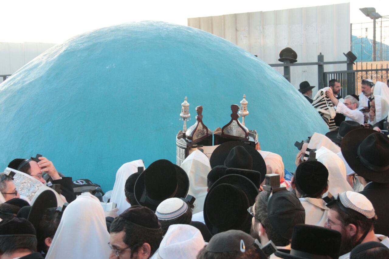 רבבות חוגגים ומתפללים בציון הרשב"י • תיעוד ענק