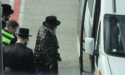 האדמו"ר מויז'ניץ, הבוקר