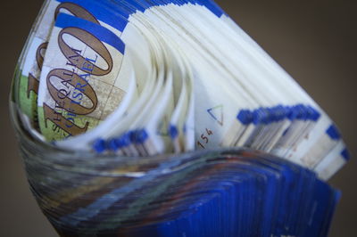 חשד: נהג מונית החזיר כסף מזויף לנוסעים