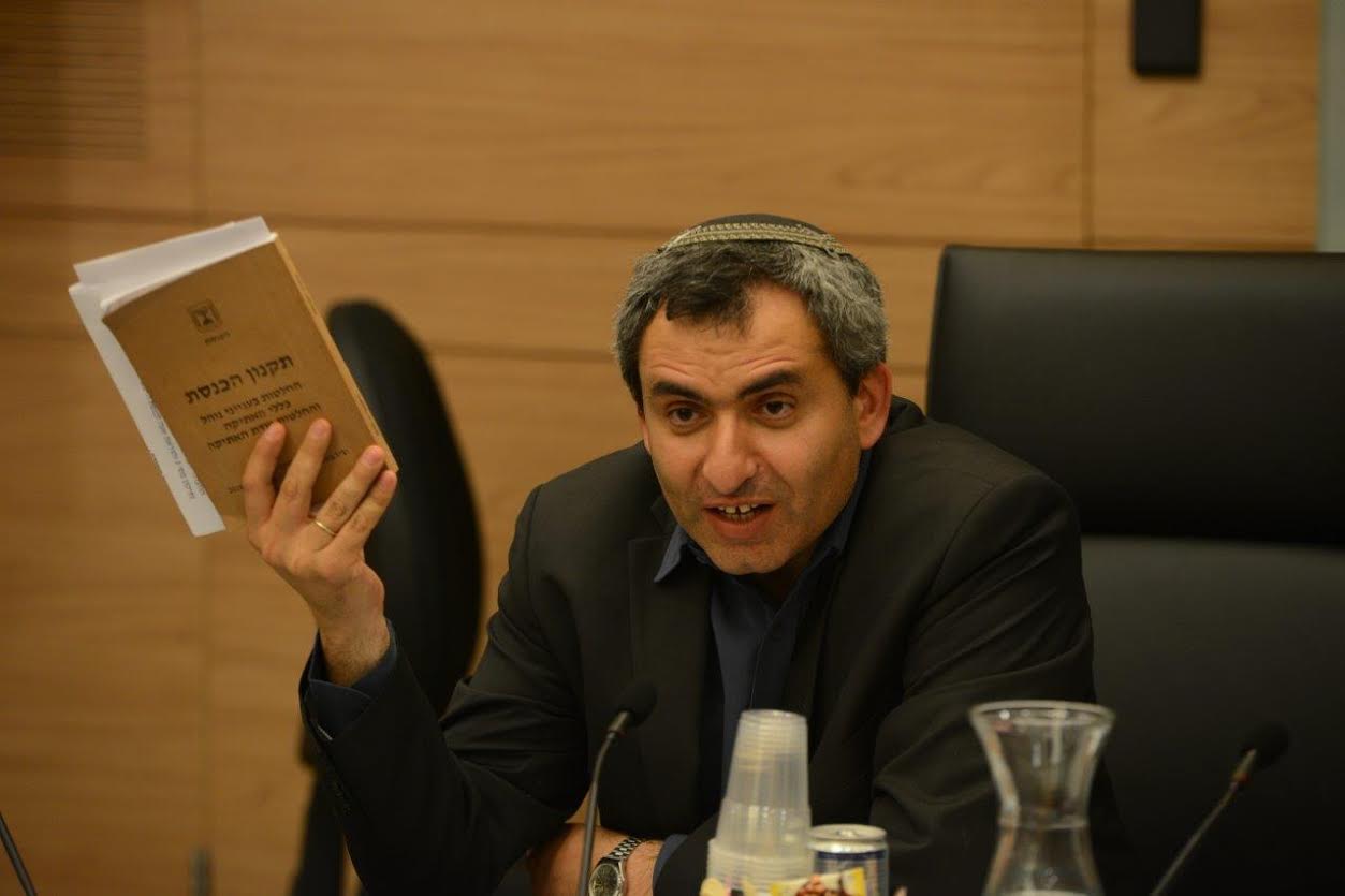 זאב אלקין, הלילה