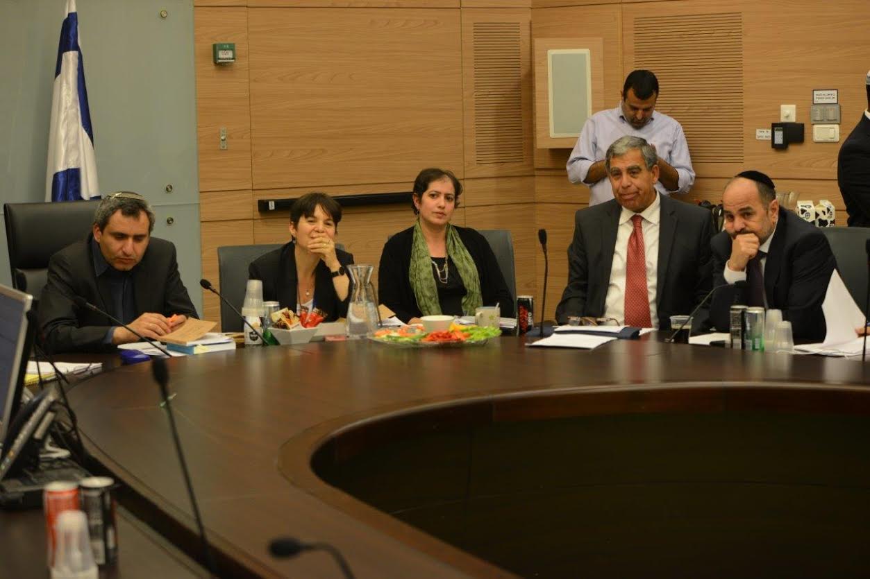 לפנות בוקר: החוק להגדלת מספר השרים אושר בוועדה