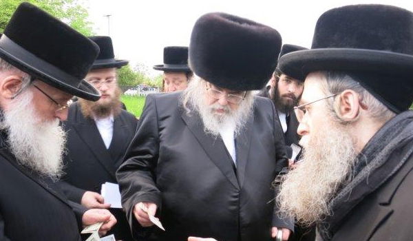 מההמראה ועד להשתטחת • מסע האדמו"ר מבעלזא בתמונות