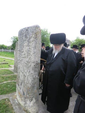 מההמראה ועד להשתטחת • מסע האדמו"ר מבעלזא בתמונות