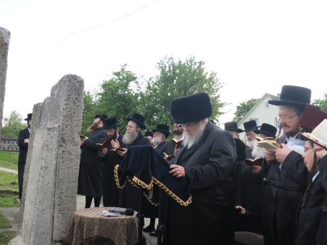 מההמראה ועד להשתטחת • מסע האדמו"ר מבעלזא בתמונות