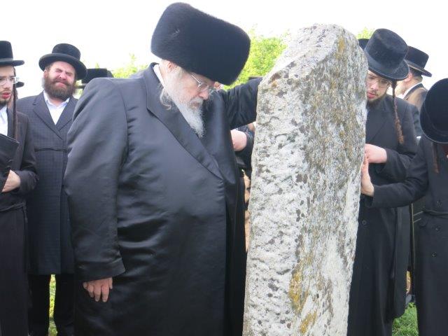 מההמראה ועד להשתטחת • מסע האדמו"ר מבעלזא בתמונות