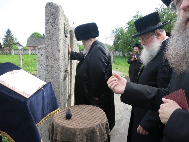 מההמראה ועד להשתטחת • מסע האדמו"ר מבעלזא בתמונות