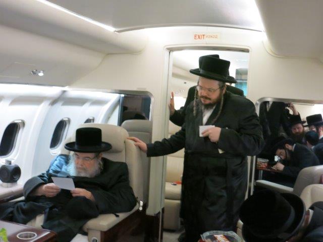 מההמראה ועד להשתטחת • מסע האדמו"ר מבעלזא בתמונות