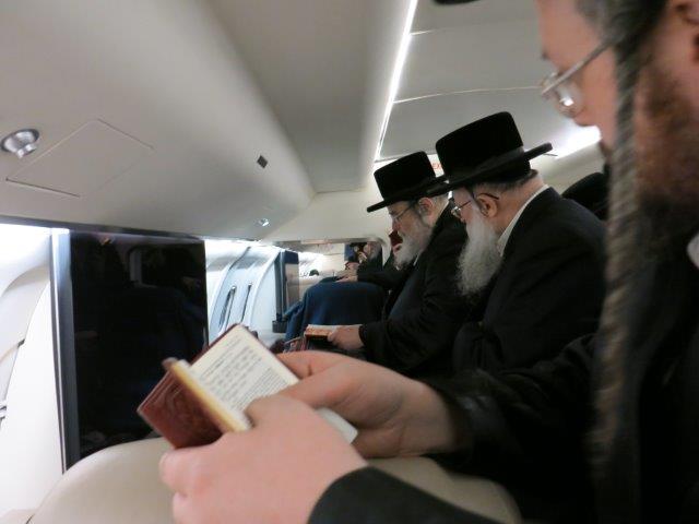 מההמראה ועד להשתטחת • מסע האדמו"ר מבעלזא בתמונות